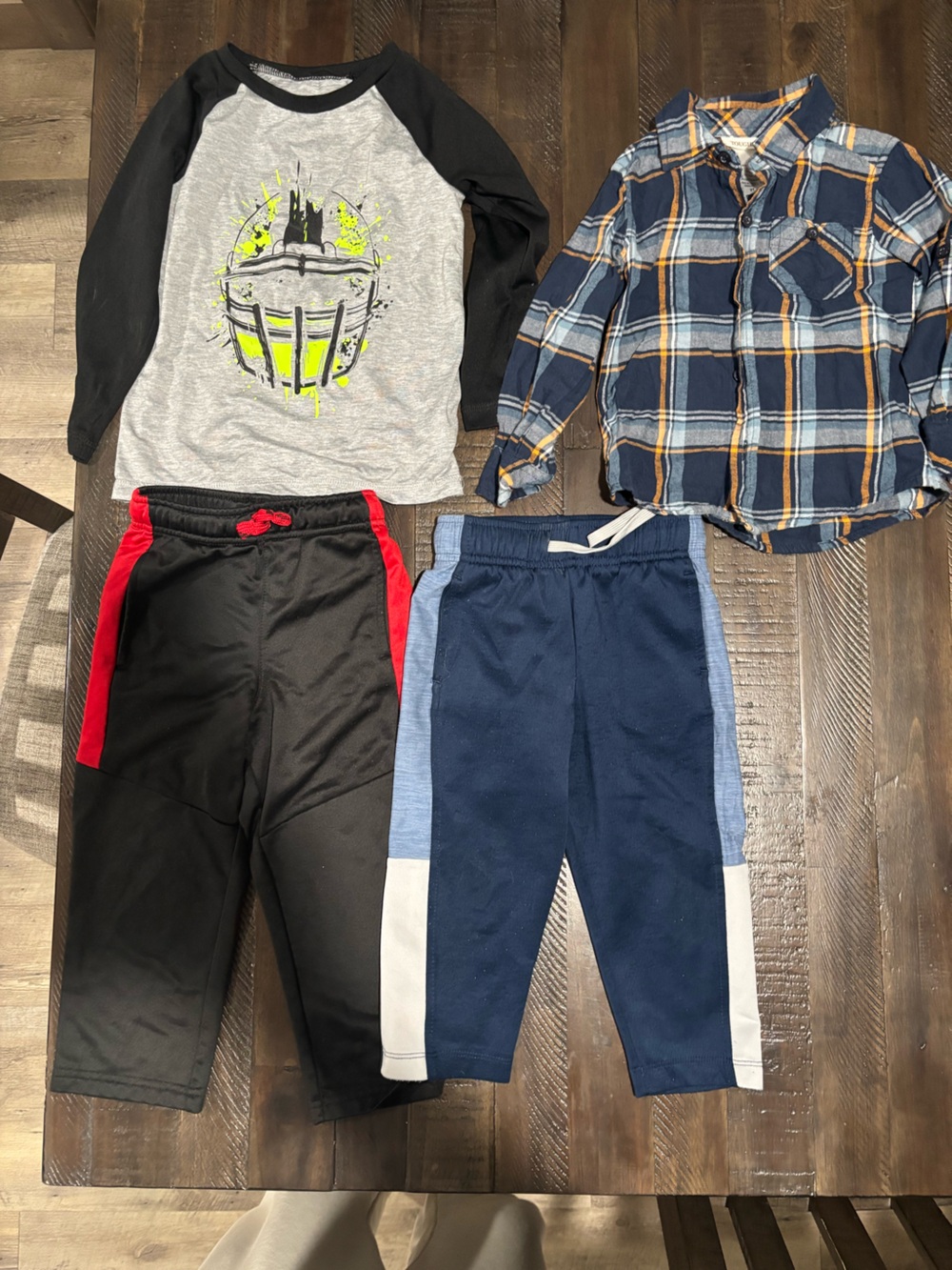 Boys 2T lot of clothes good condition